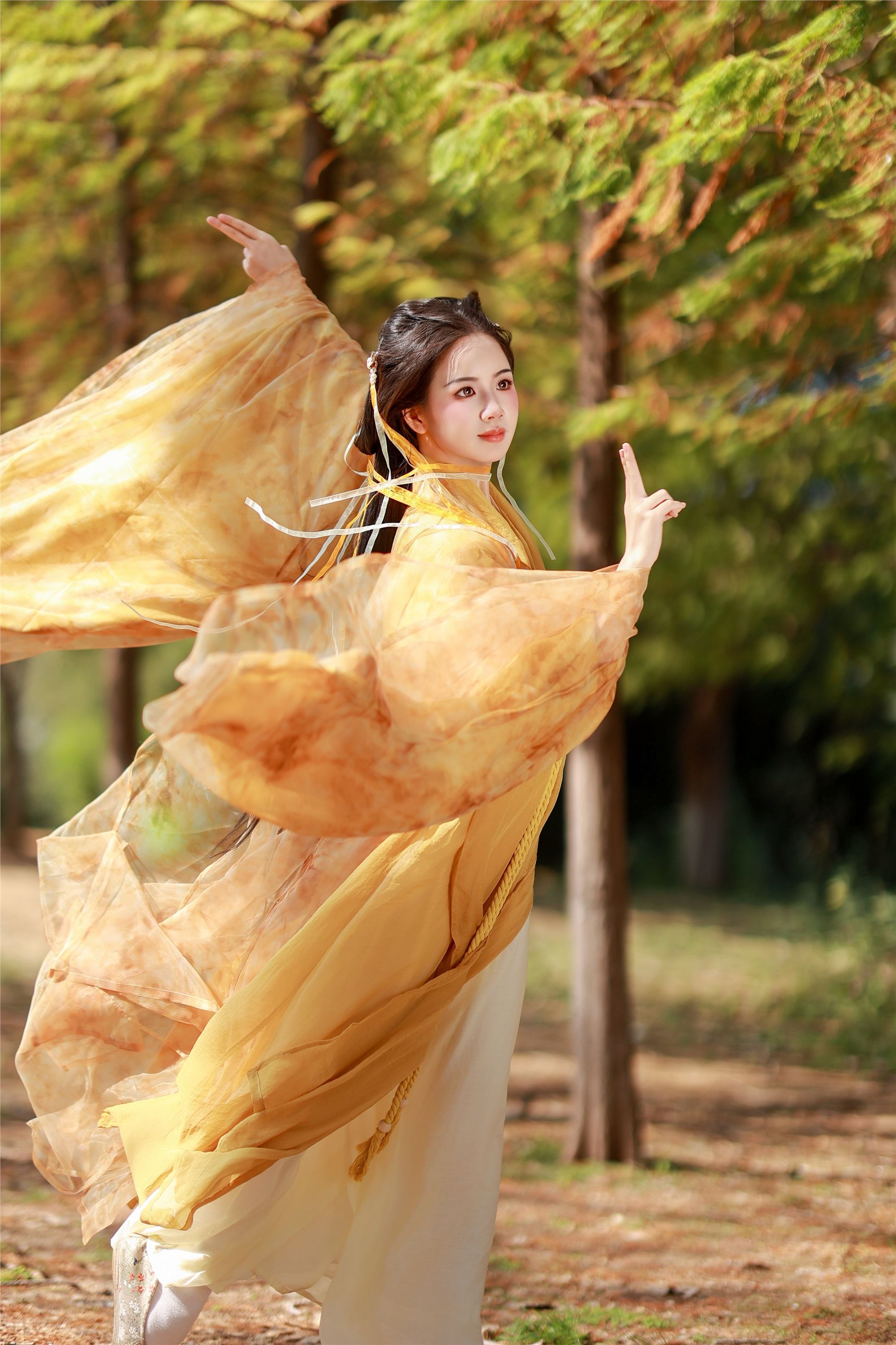 YITUYU艺图语 2025.01.26 黄衫女子 小杜同学